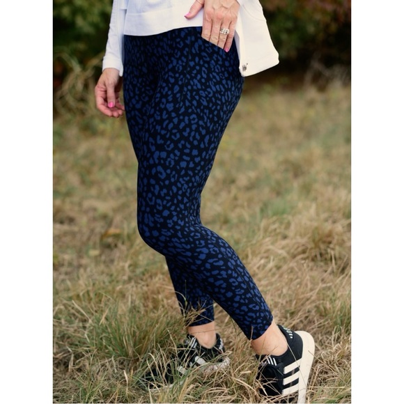 Athleta Salutation Legging Women's Blue and Black Plus Size 2X - Picture 1 of 6